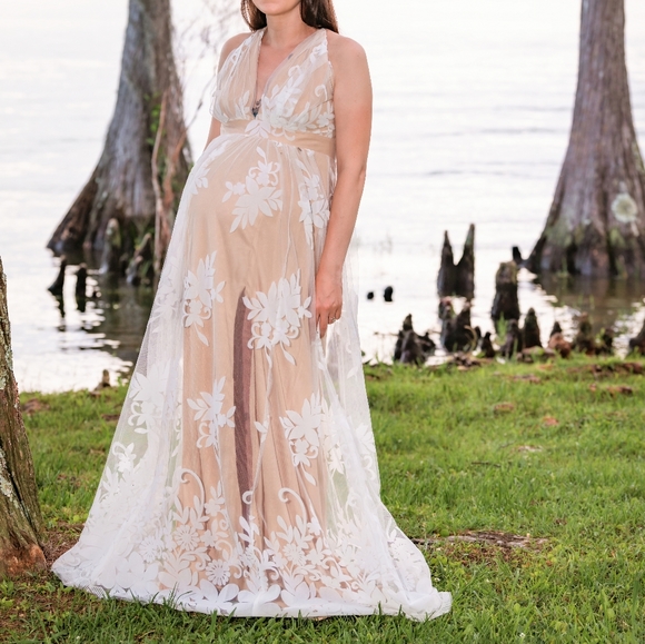 Dresses & Skirts - Maternity dress